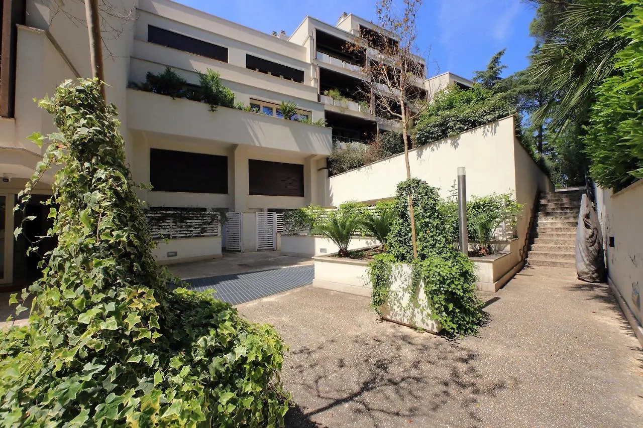 Luxury Aurelia Apartment With Swimming Pool Rome Italy
